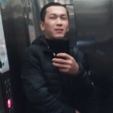 Толя, 24