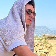Владимир, 38