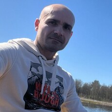Валя, 40