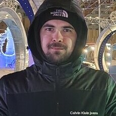 Яша, 30