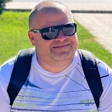 Валентин, 39