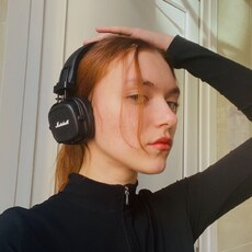 Есения, 19