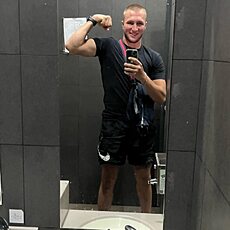 Аркадий, 24